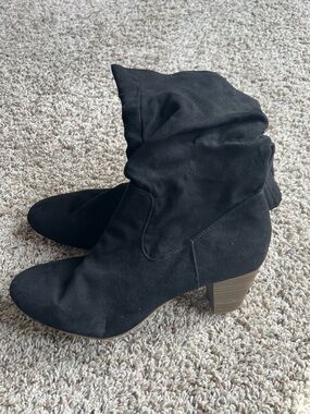Time and Tru Black Slouchy Ankle Boots with Stacked Heel
